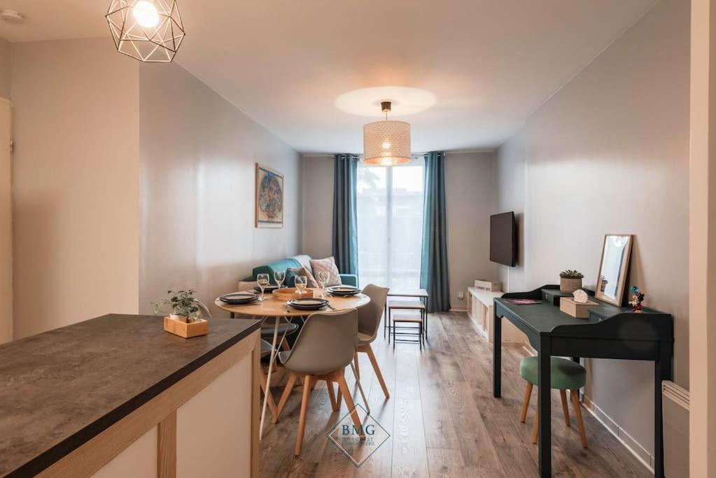 Toy Story Apartment Disneyland Bmyguest Шеси Экстерьер фото