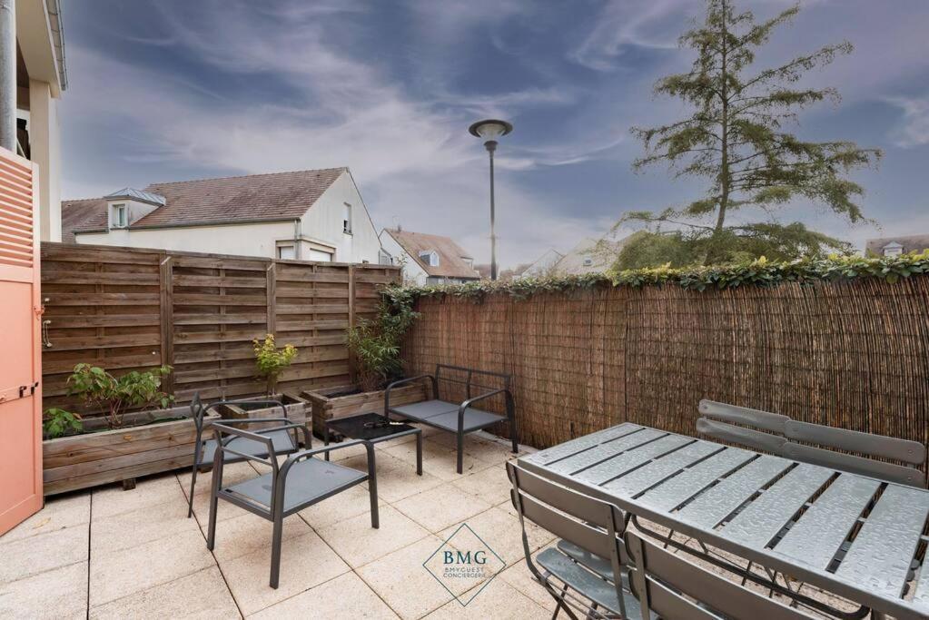 Toy Story Apartment Disneyland Bmyguest Шеси Экстерьер фото