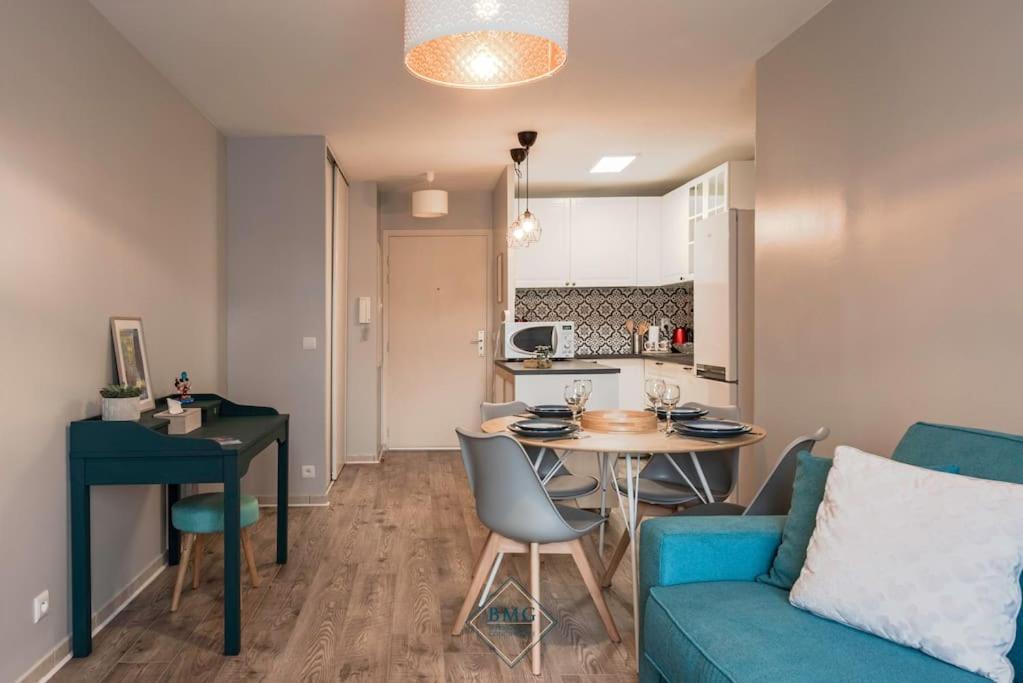 Toy Story Apartment Disneyland Bmyguest Шеси Экстерьер фото